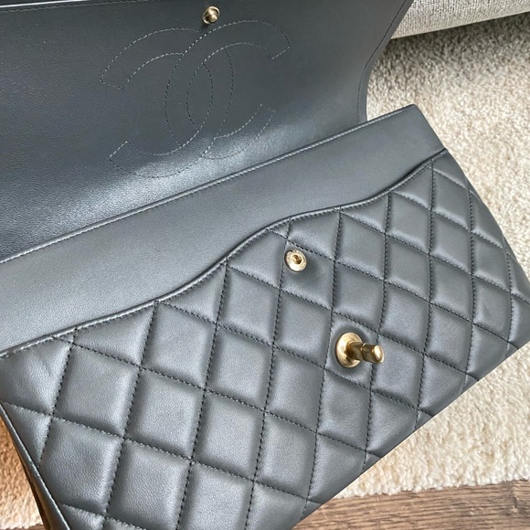 HOLD Chanel jumbo classic double flap in grey lambskin - Picture 14 of 16